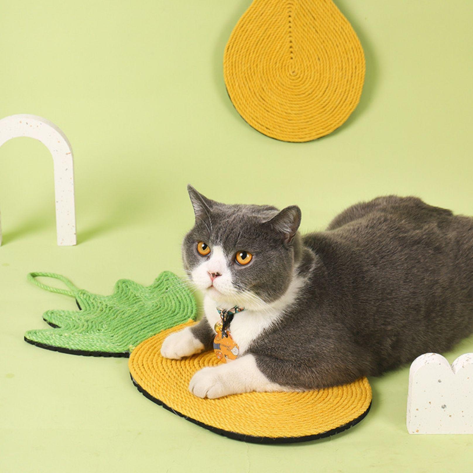 Colorful Cartoon Shaped Sisal Rope Cat Scratcher Mat