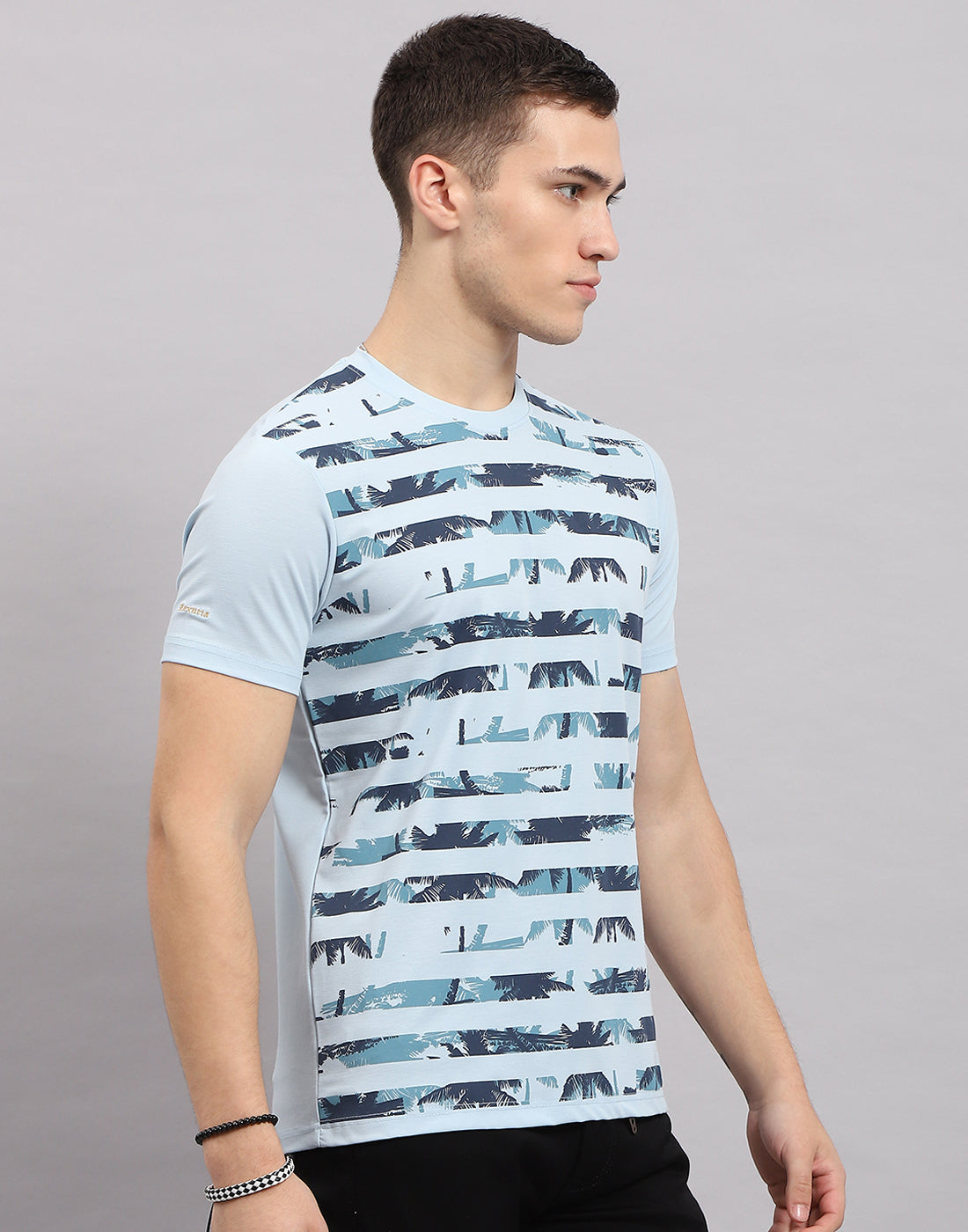 Men Sky Blue Stripe Round Neck Half Sleeve T-Shirt