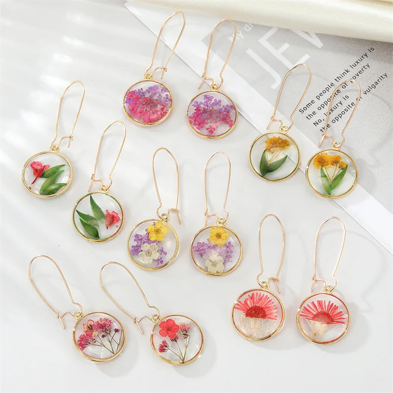 INS Retro Creative Round Drop Glue Colored Resin Dried Babysbreath Flower Earrings Simple Boho Dried Flower Earrings For Women