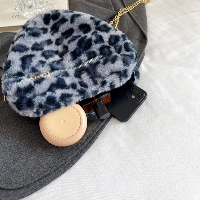 Women's Small All Seasons Pu Leather Heart Shape Leopard Classic Style Heart-shaped Zipper Shoulder Bag