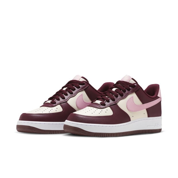 NIKE AIR FORCE 1 '07