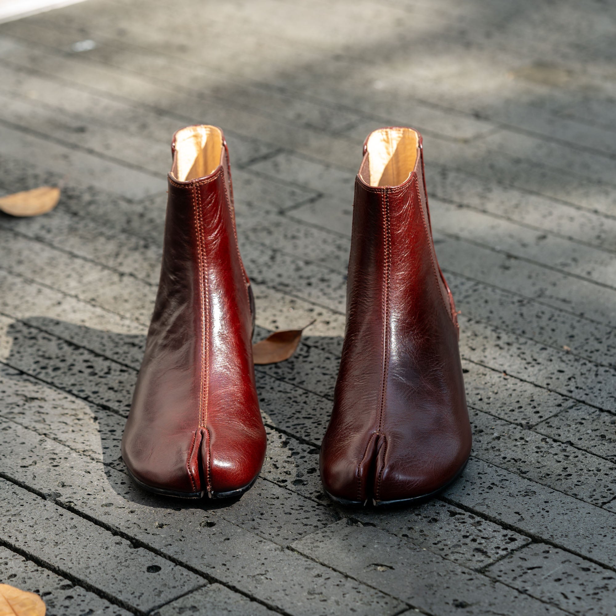 Handmade Leather Retro Split Toe Chelsea Boots For Women Ankle Boots Black/Coffee/Beige