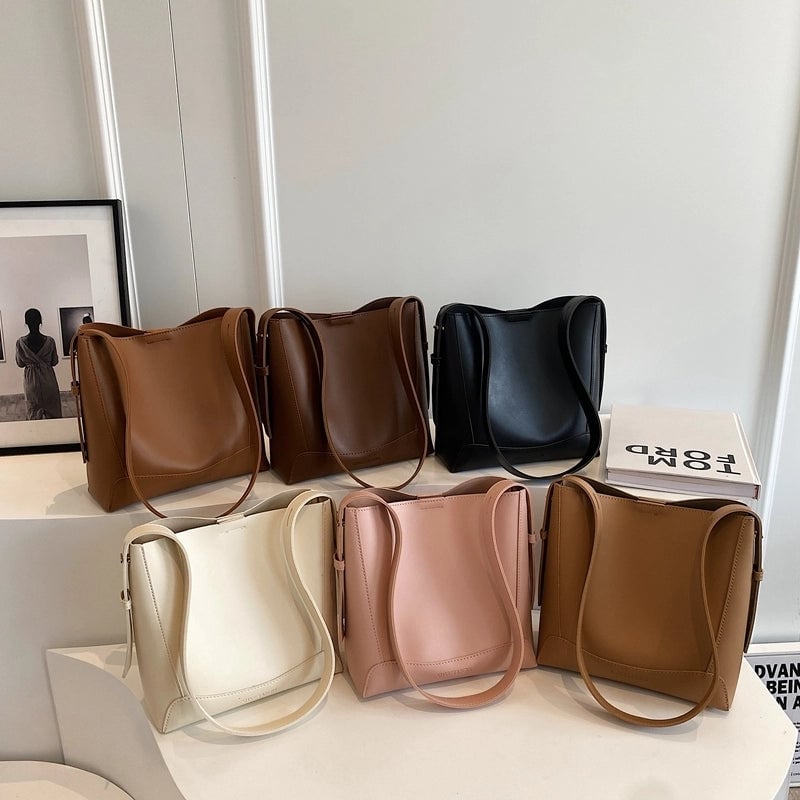 Women's All Seasons Pu Leather Solid Color Classic Style Bucket Magnetic Buckle Shoulder Bag