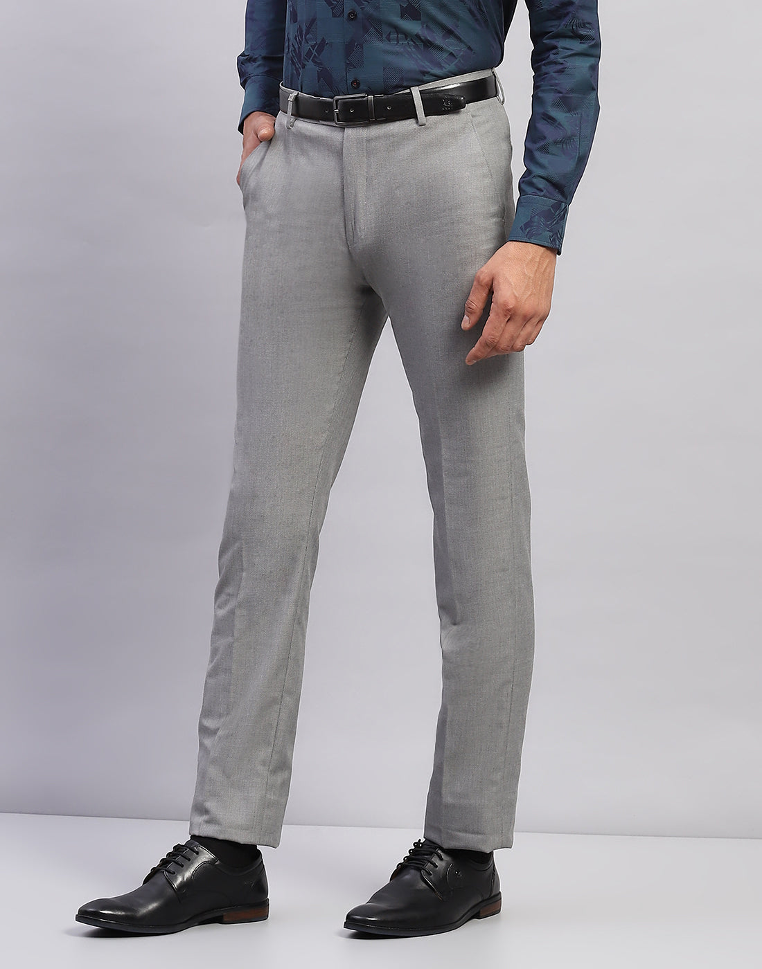 Men Grey Solid Smart Fit Trouser