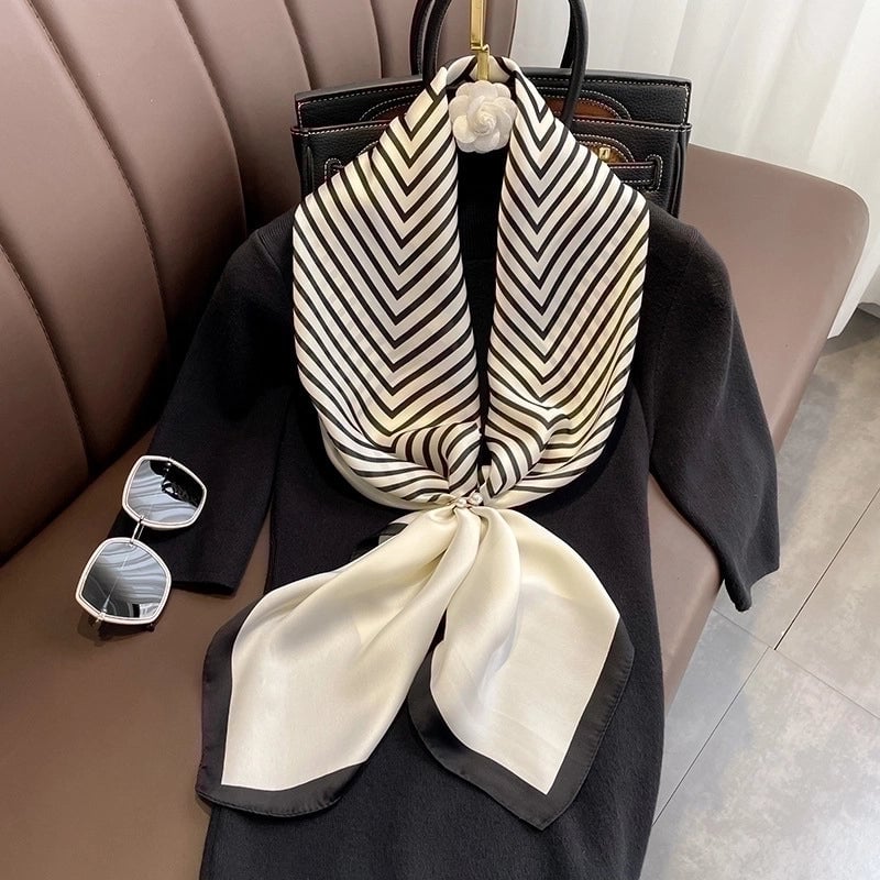 Women's Elegant Printing Satin Printing Silk Scarf