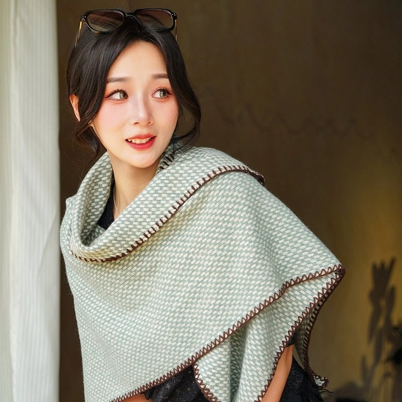 Spring And Autumn New High-end Triangle Girls' Elegant Simple Shawl Warm Scarf