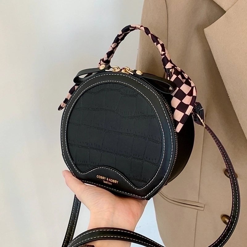 Women's Small Pu Leather Solid Color Streetwear Round Zipper Circle Bag