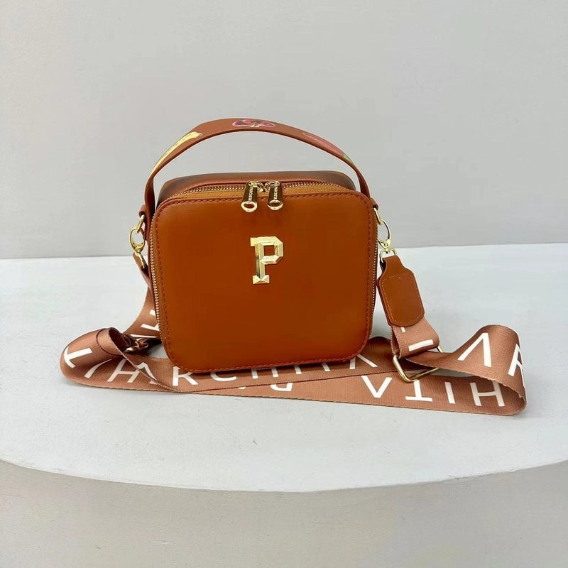 Women's Medium Pu Leather Letter Solid Color Classic Style Streetwear Square Zipper Square Bag