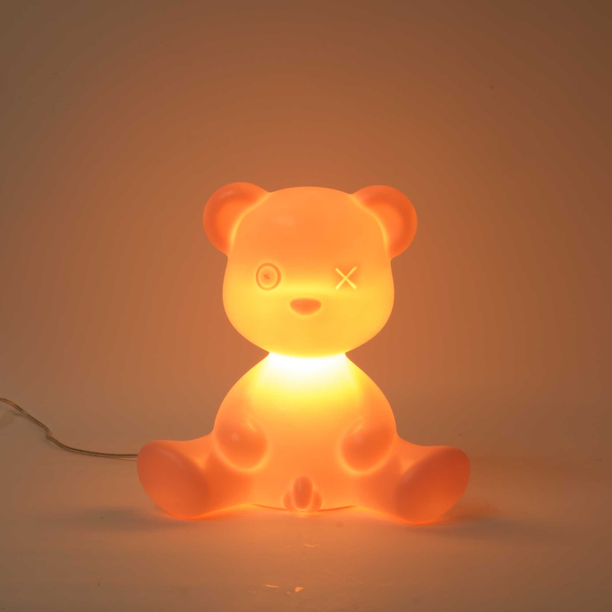 Qeeboo Teddy Boy table lamp . Bright Pink
