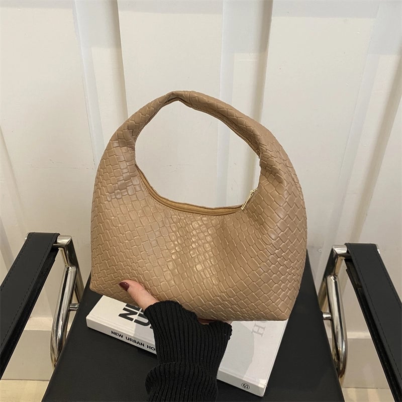 Women's Medium Pu Leather Solid Color Basic Classic Style Pillow Shape Zipper Handbag