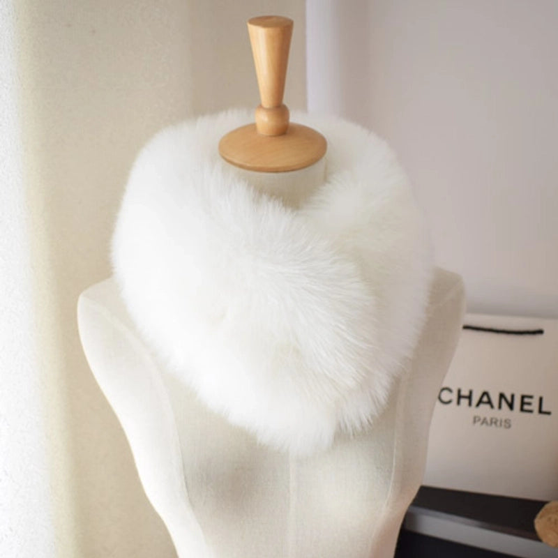 Women's Minimalist Color Block Fox Fur Scarf