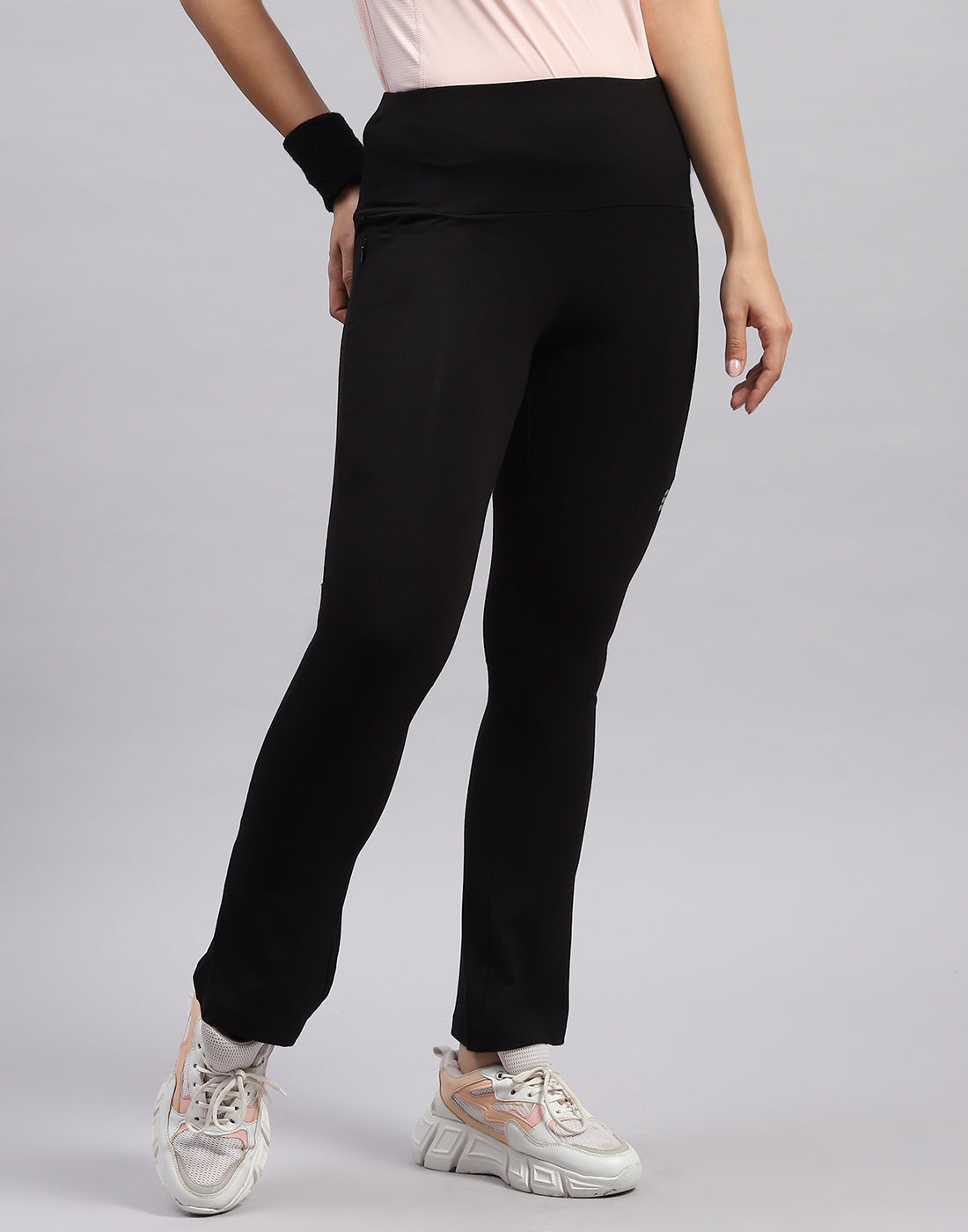 Women Black Solid Regular Fit Yoga Pant