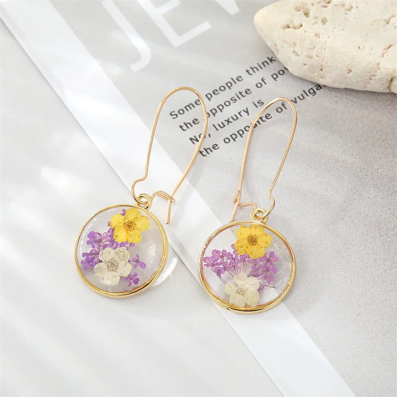 INS Retro Creative Round Drop Glue Colored Resin Dried Babysbreath Flower Earrings Simple Boho Dried Flower Earrings For Women