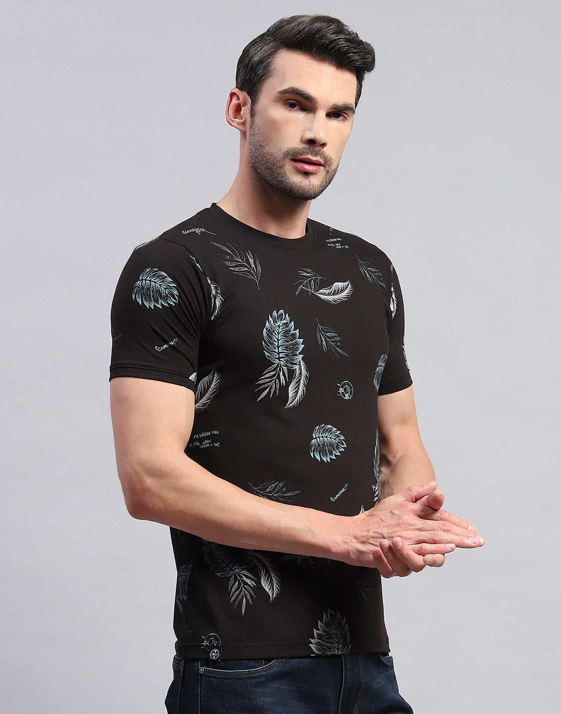 Men Black Floral Print Round Neck Half Sleeve T-Shirt