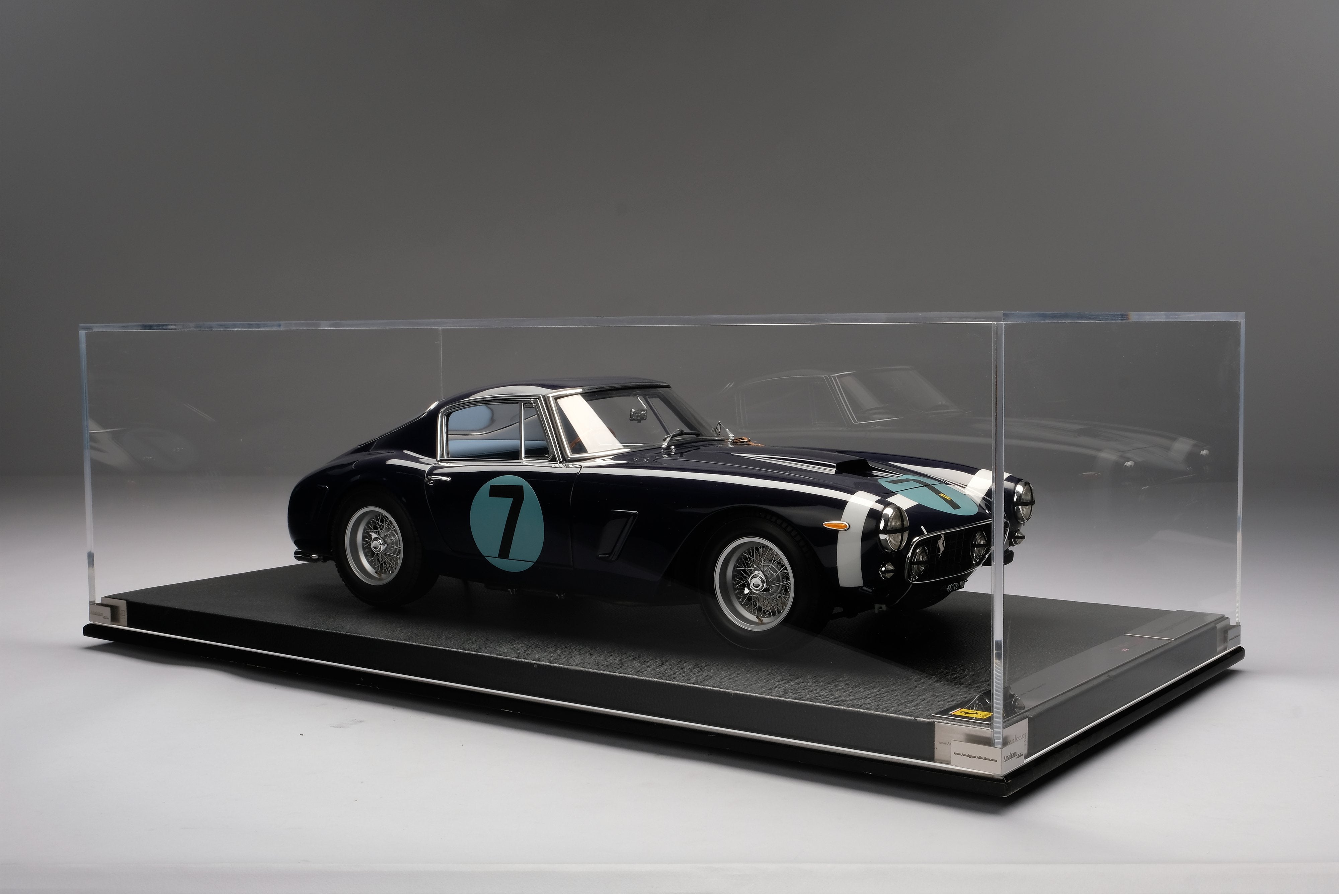 Ferrari 250 GT Berlinetta - Ganador del TT de Goodwood de 1961---Negro