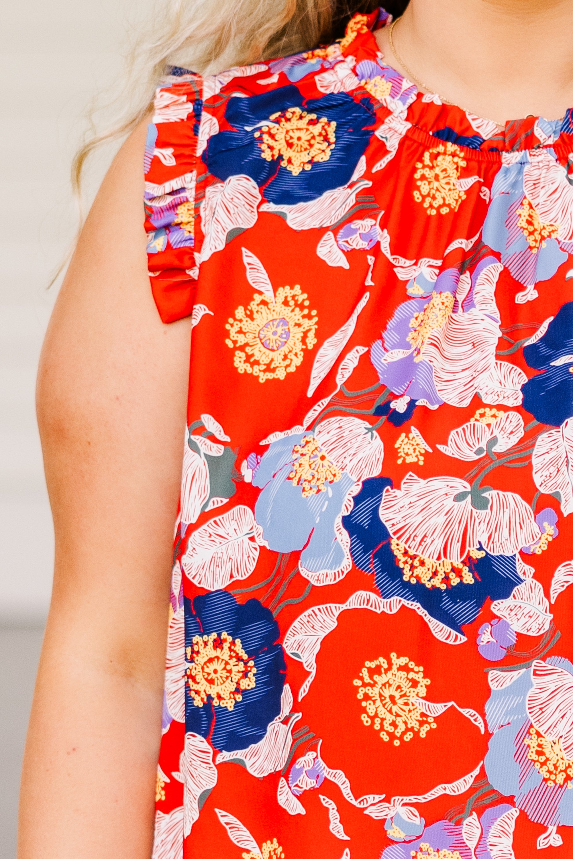 Bold Botanic Top. Red