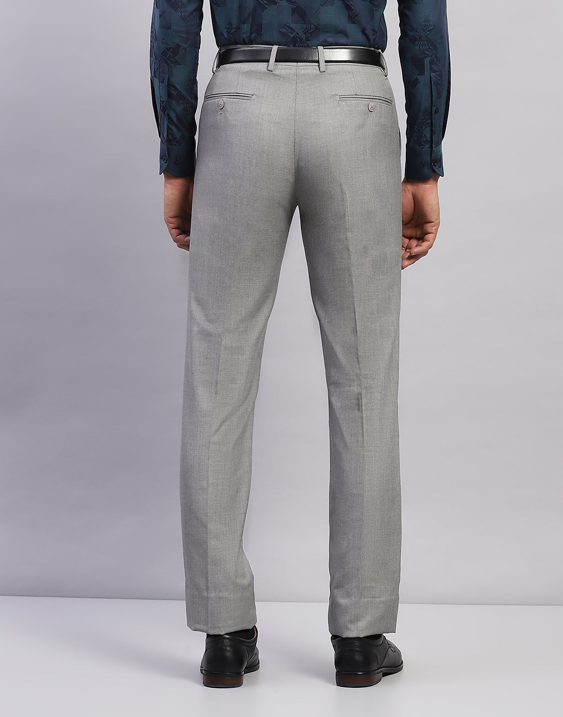 Men Grey Solid Smart Fit Trouser