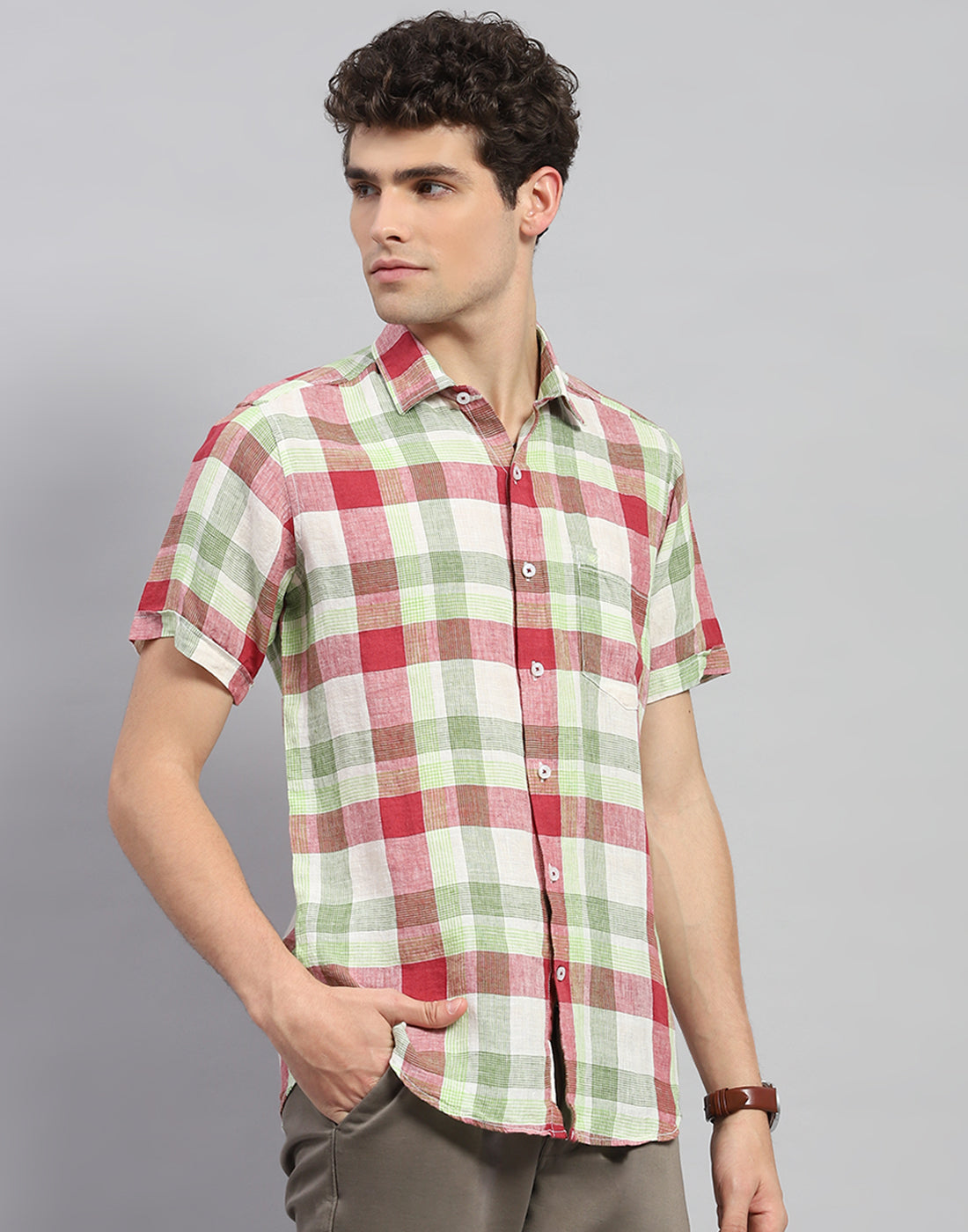 Men Red Check Collar Neck Half Sleeve Shirt