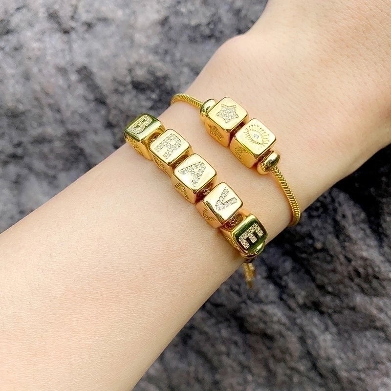 Fashion Letter Copper 18k Gold Plated Artificial Gemstones Bracelets In Bulk