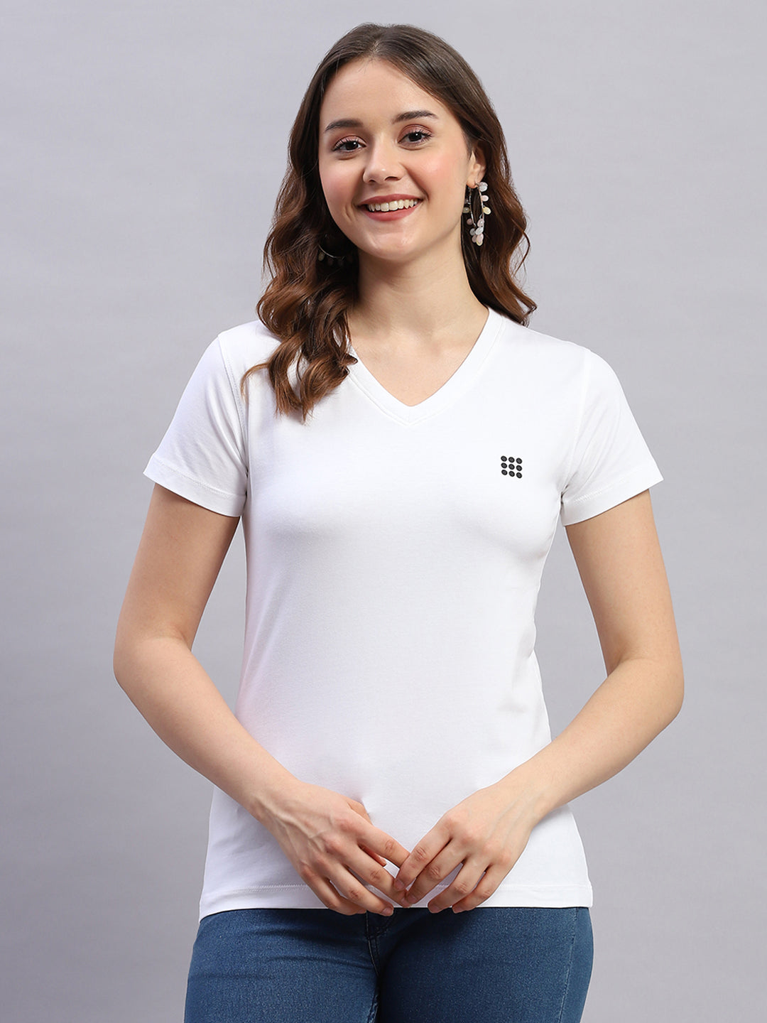 Women White Solid V Neck Half Sleeve Top