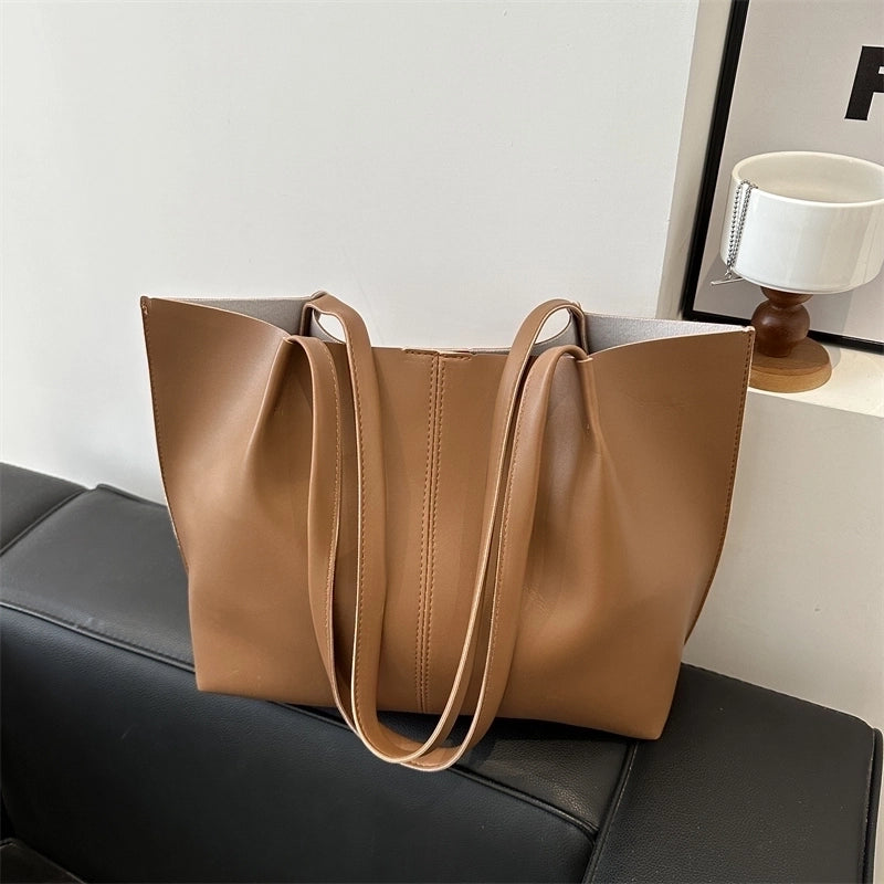 Women's Pu Leather Solid Color Classic Style Magnetic Buckle Shoulder Bag