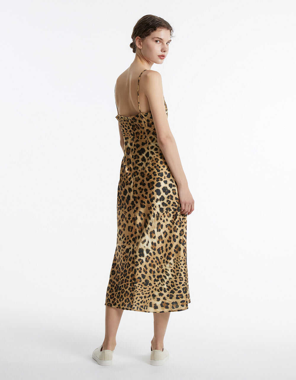 VESTIDO CON ESTAMPADO DE LEOPARDO