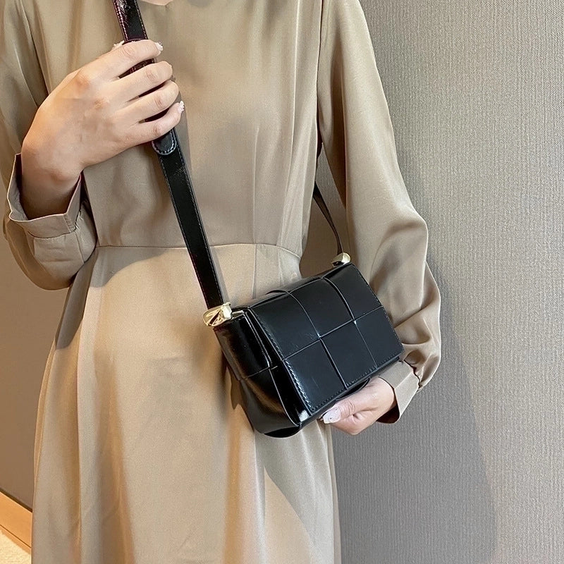 Women's Medium Pu Leather Solid Color Elegant Classic Style Square Magnetic Buckle Shoulder Bag Crossbody Bag