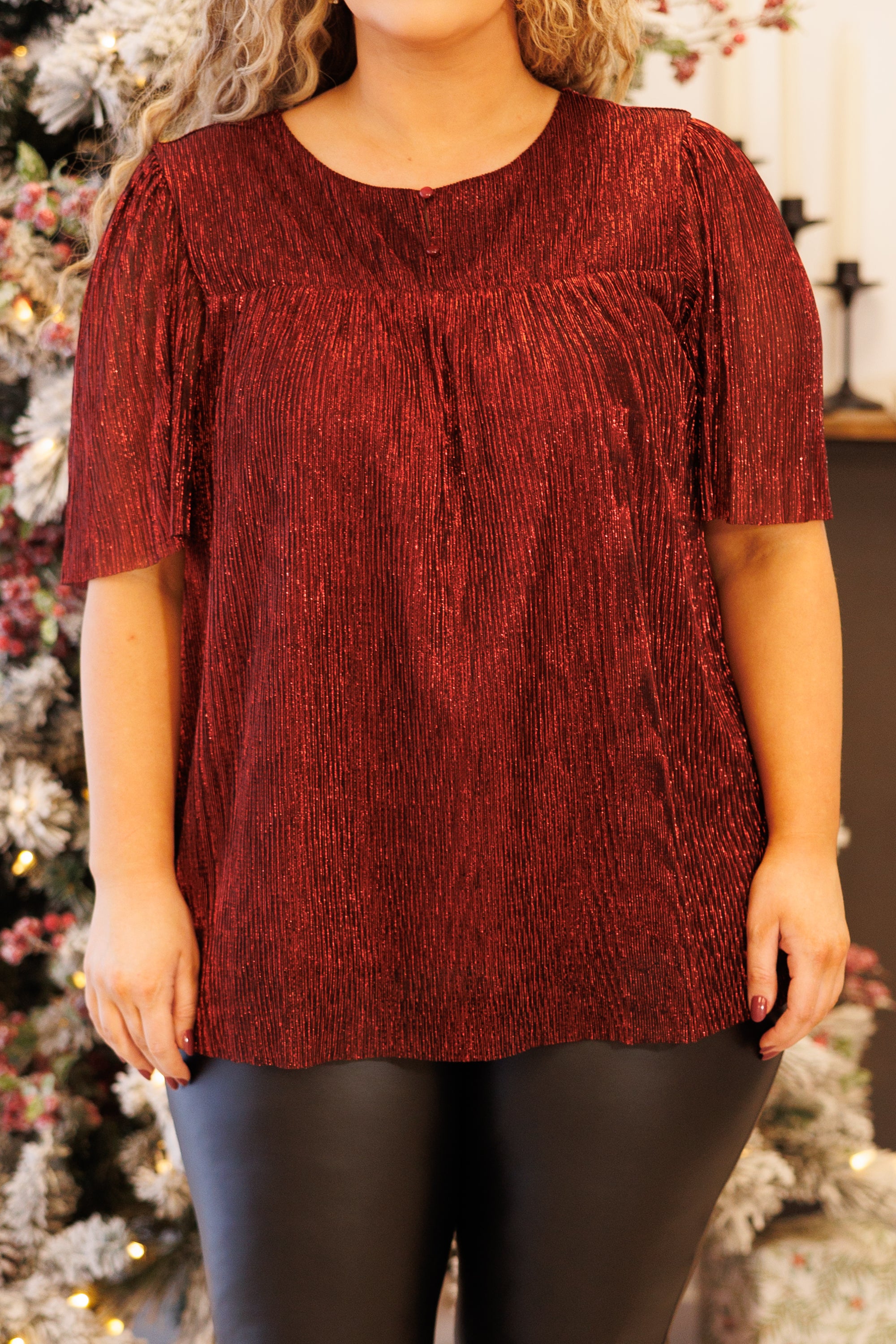 Grandeur Glam Top. Red