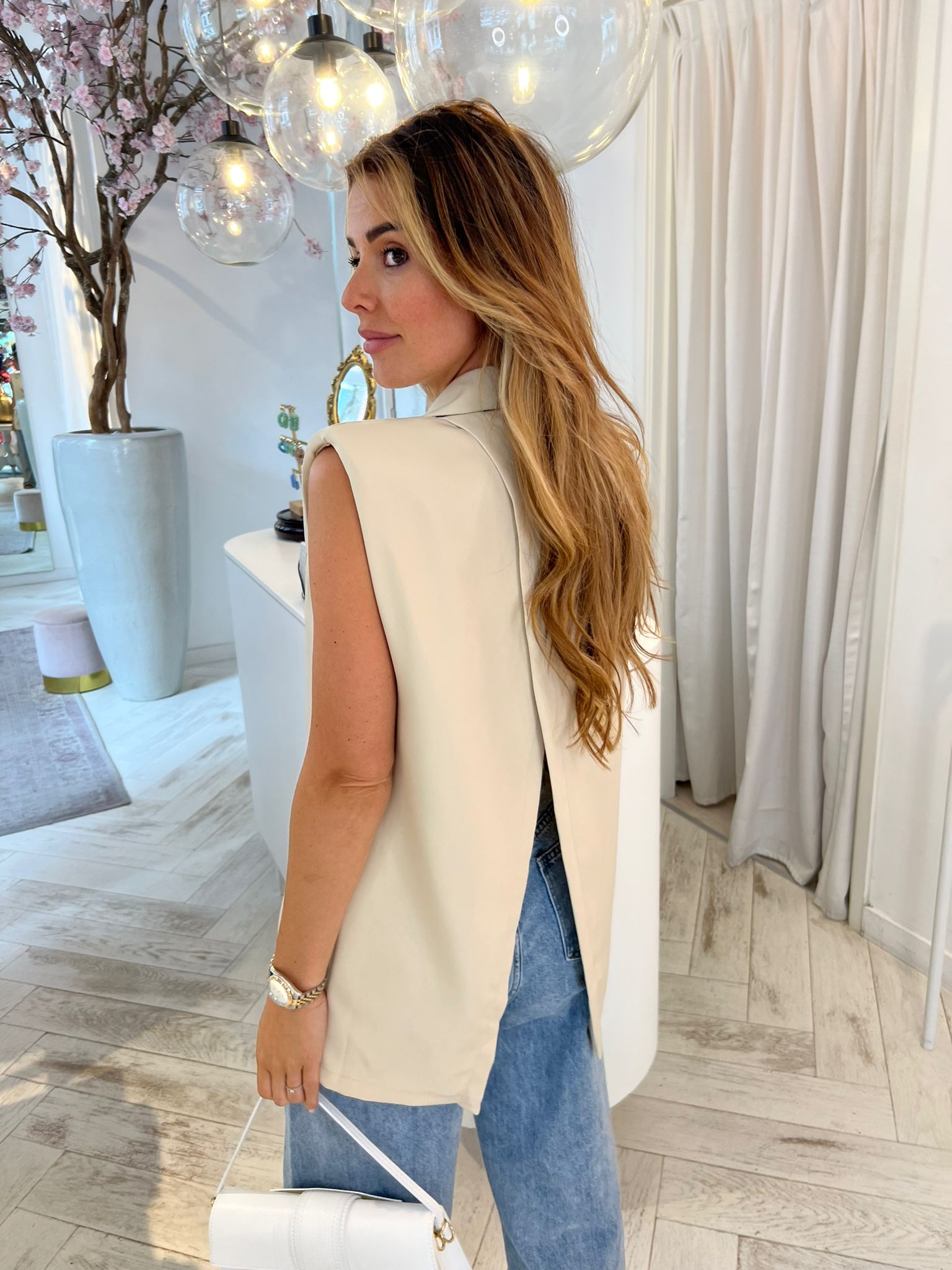 Celina gilet open back beige