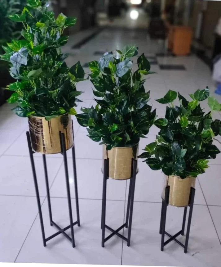 High Class Planter Set of 3 With Arrangement.