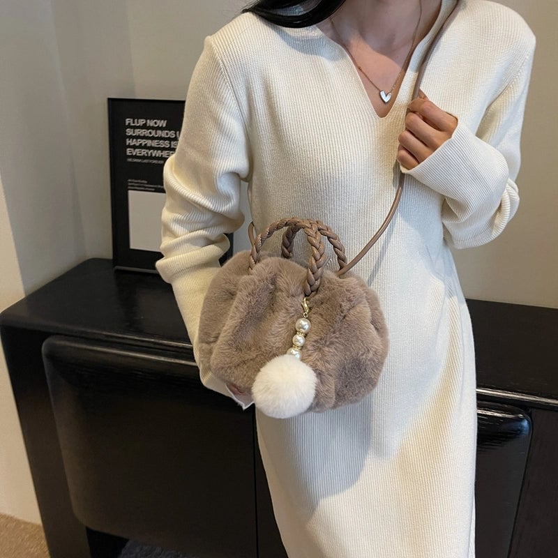 Women's Plush Solid Color Cute Classic Style Streetwear Ornament Pearls Weave Cloud Shape Hidden Buckle Crossbody Bag