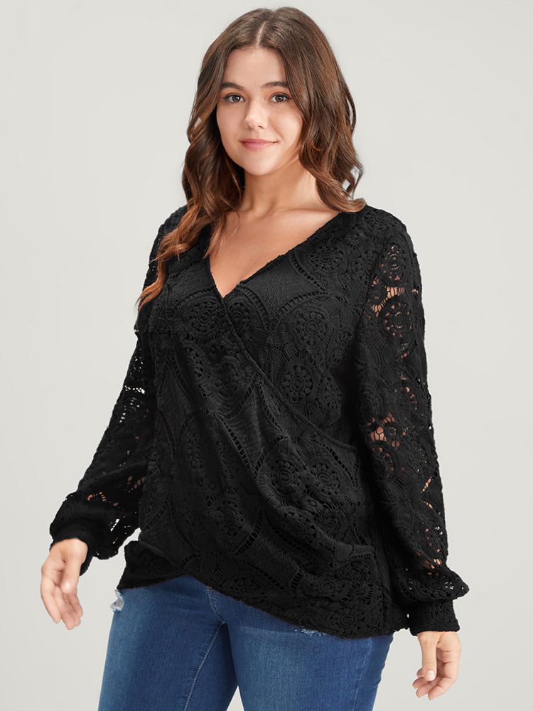 Solid Crossover Hem Lace Blouse