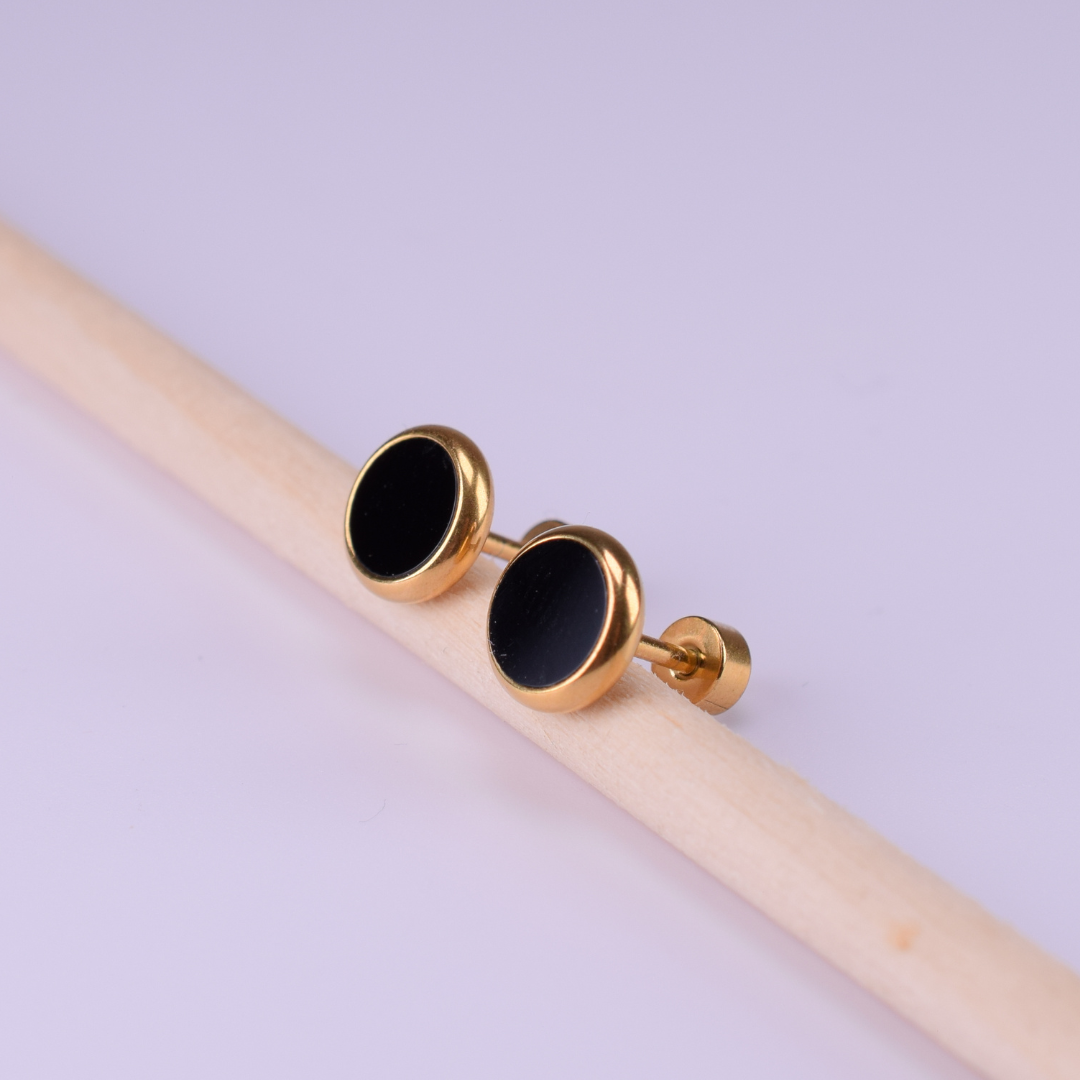 8mm Black circle studs - Gold