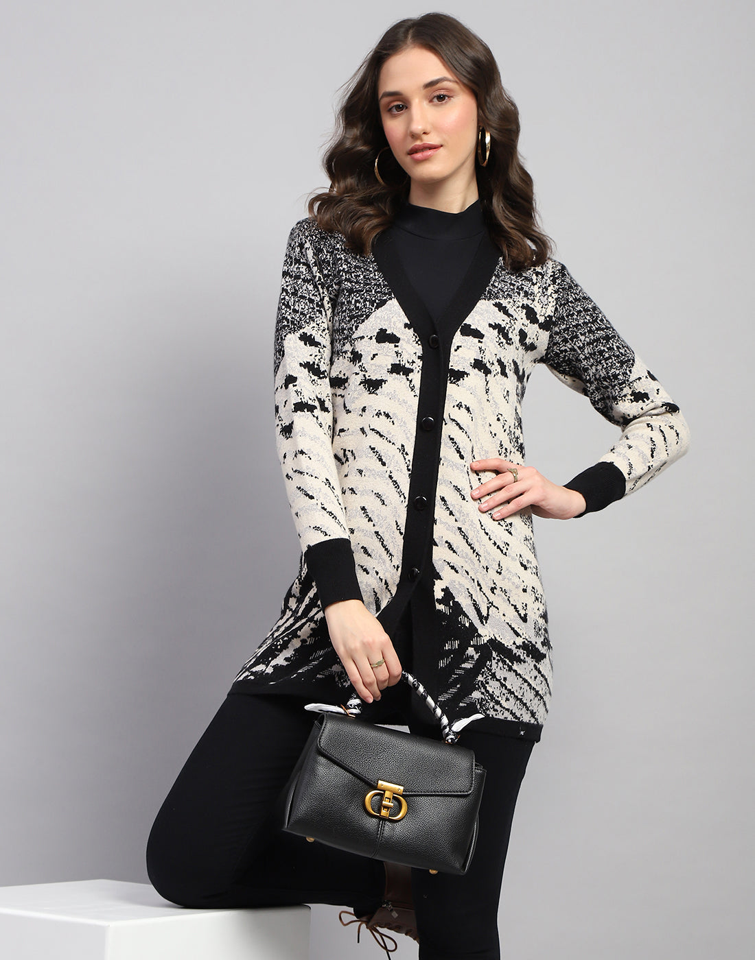 Women Black Self Design V Neck Full Sleeve Cardigan