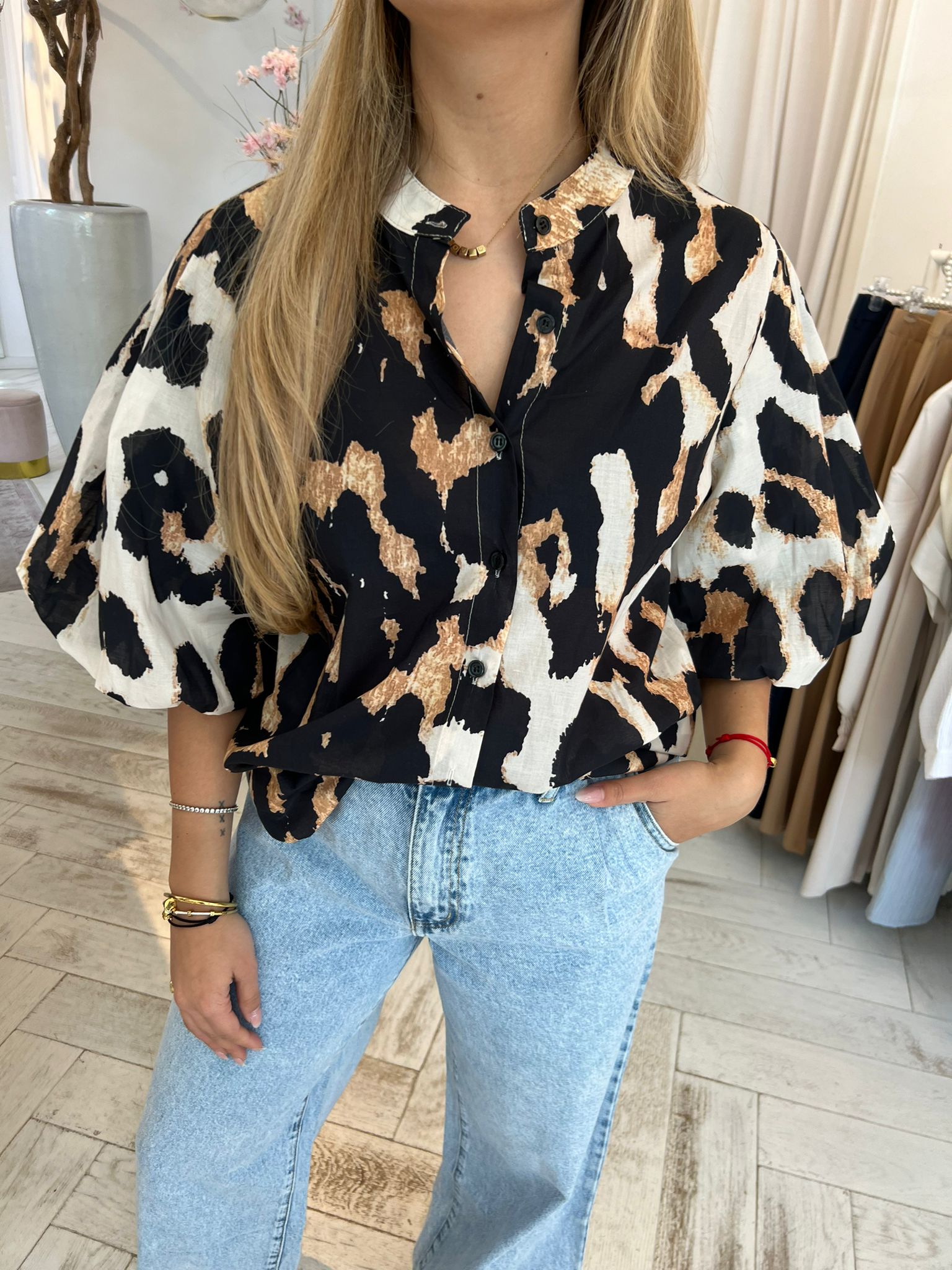 Jolie leo short sleeve blouse