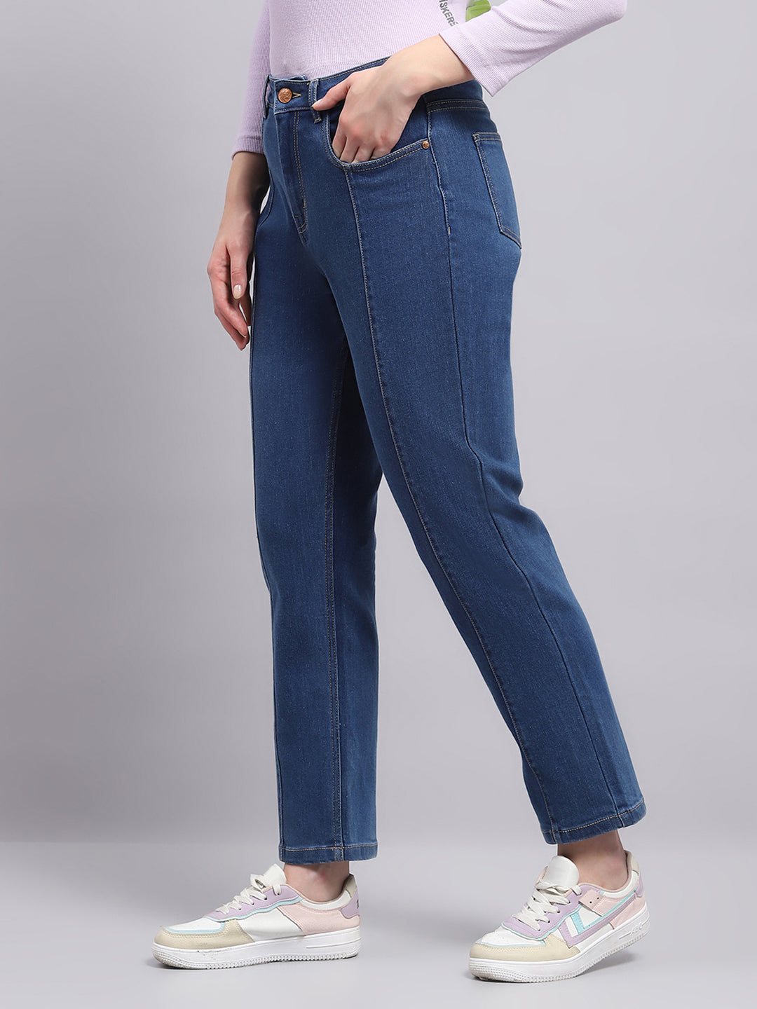 Women Blue Solid Straight Fit Denim