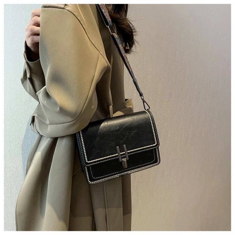 Women's Pu Leather Solid Color Fashion Square Lock Clasp Crossbody Bag