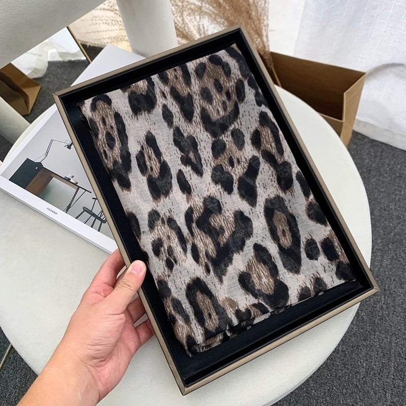 Women's Casual Vacation Leopard Rayon Polyester Printing And Dyeing Printing Dyeing Silk Scarf