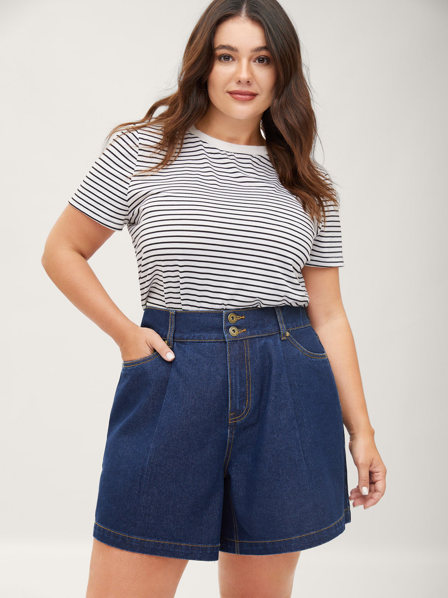 Stretchy Waist Straight-Leg Denim Shorts