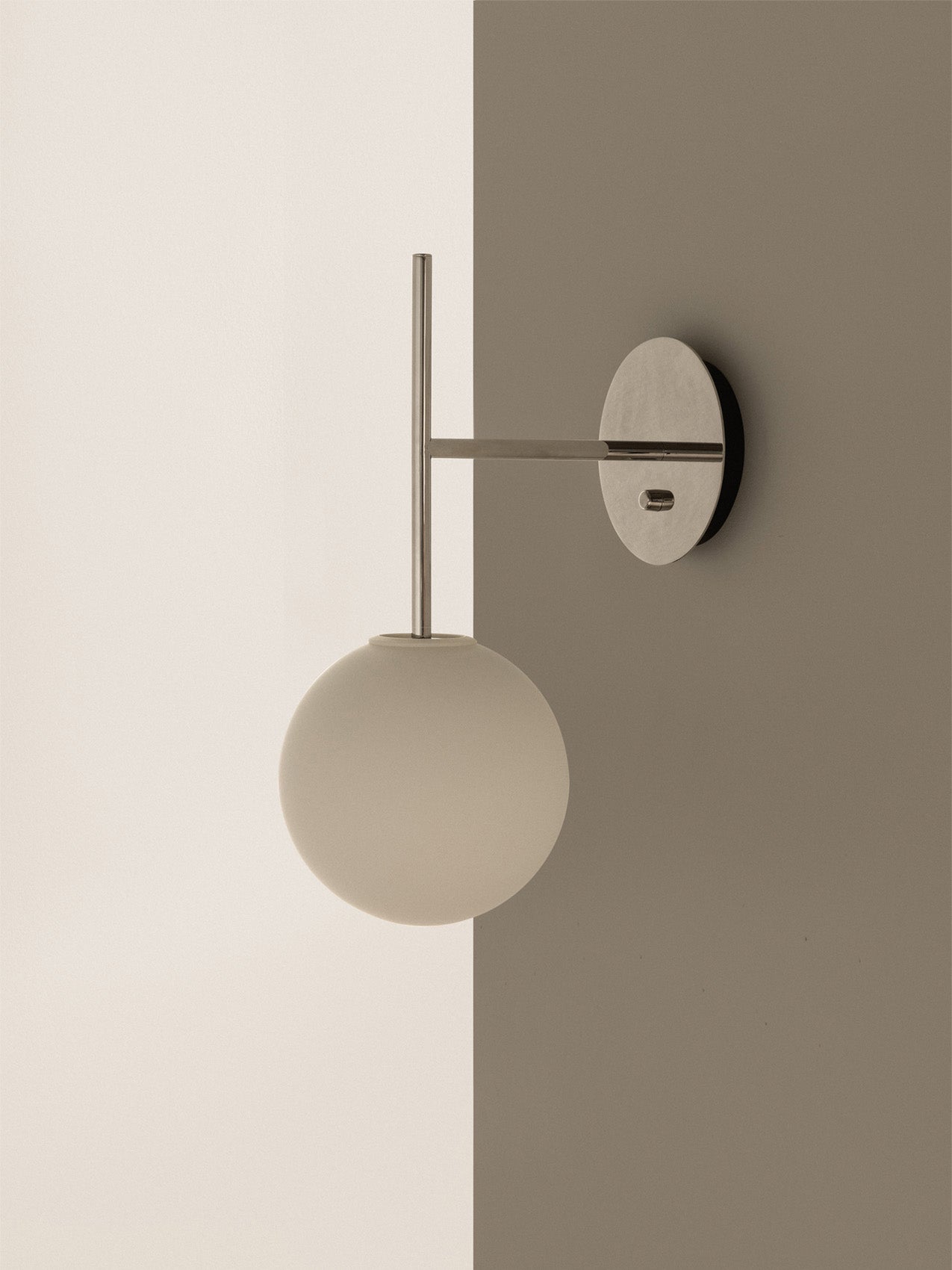 TR Bulb. Suspended Wall Lamp