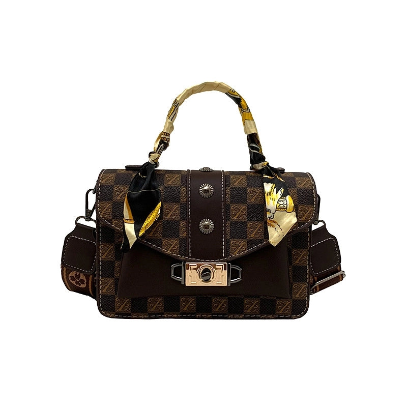 Women's Small All Seasons Pu Leather Solid Color Streetwear Square Flip Cover Handbag
