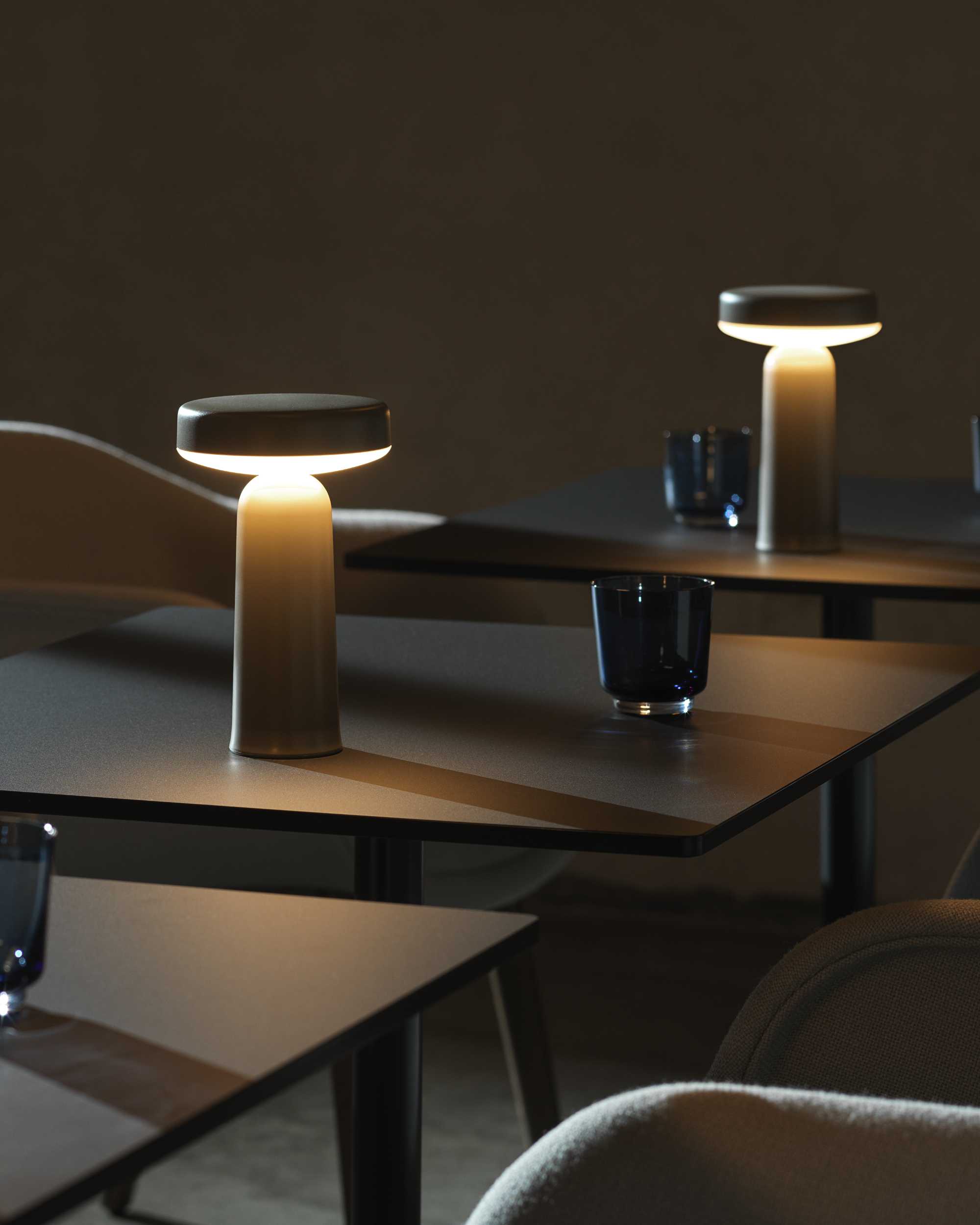 Ease Rechargable Table Lamp