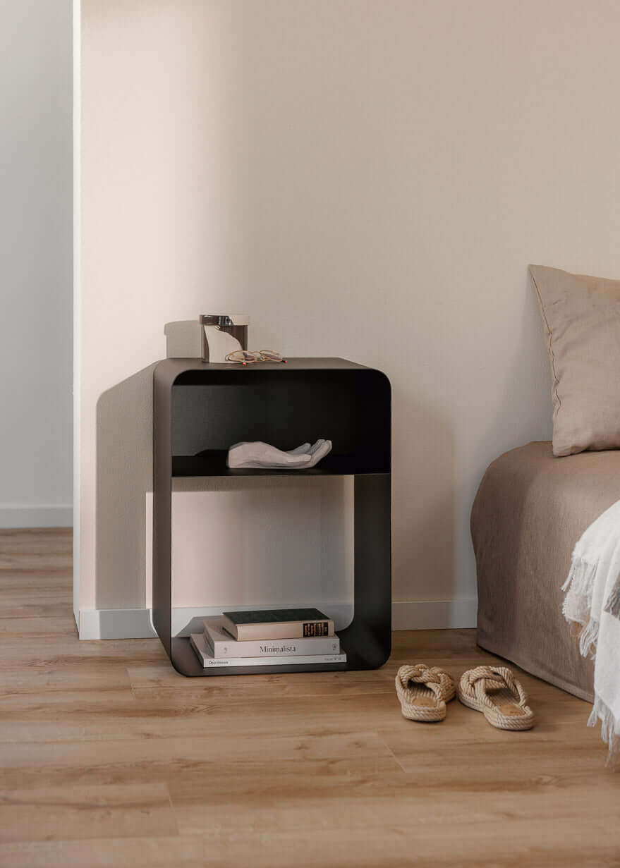 <tc>Bedside Table DAMIO</tc>