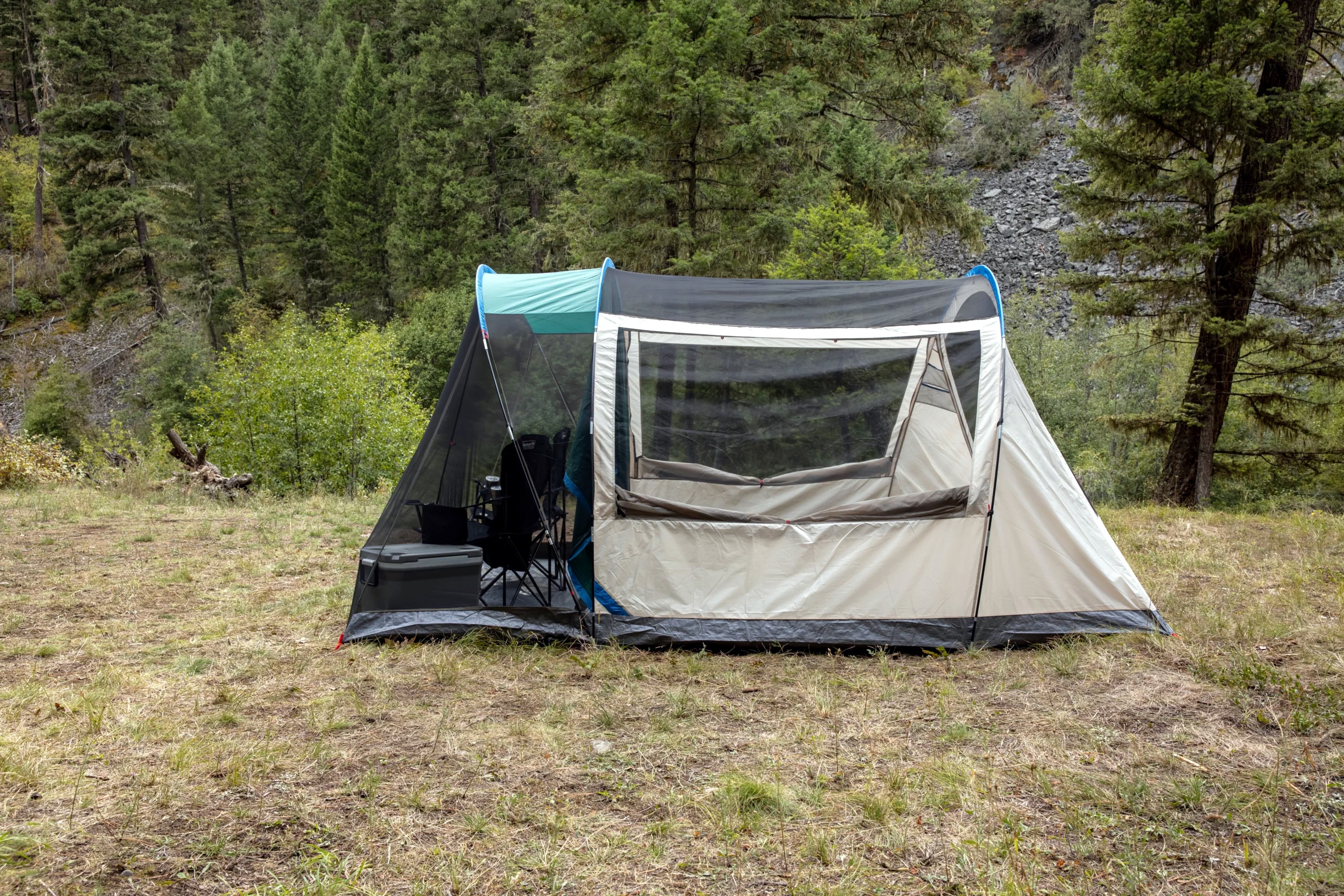 6-Person Cabin Tent with Enclosed Weatherproof Screened Porch, Evergreen