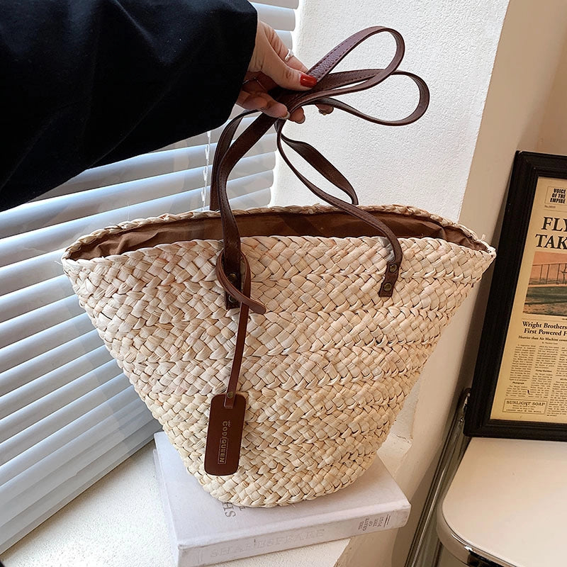 Women's Medium All Seasons Straw Classic Style Straw Bag