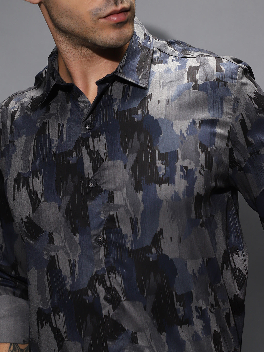 Fray-Stroke Imprint Shirt