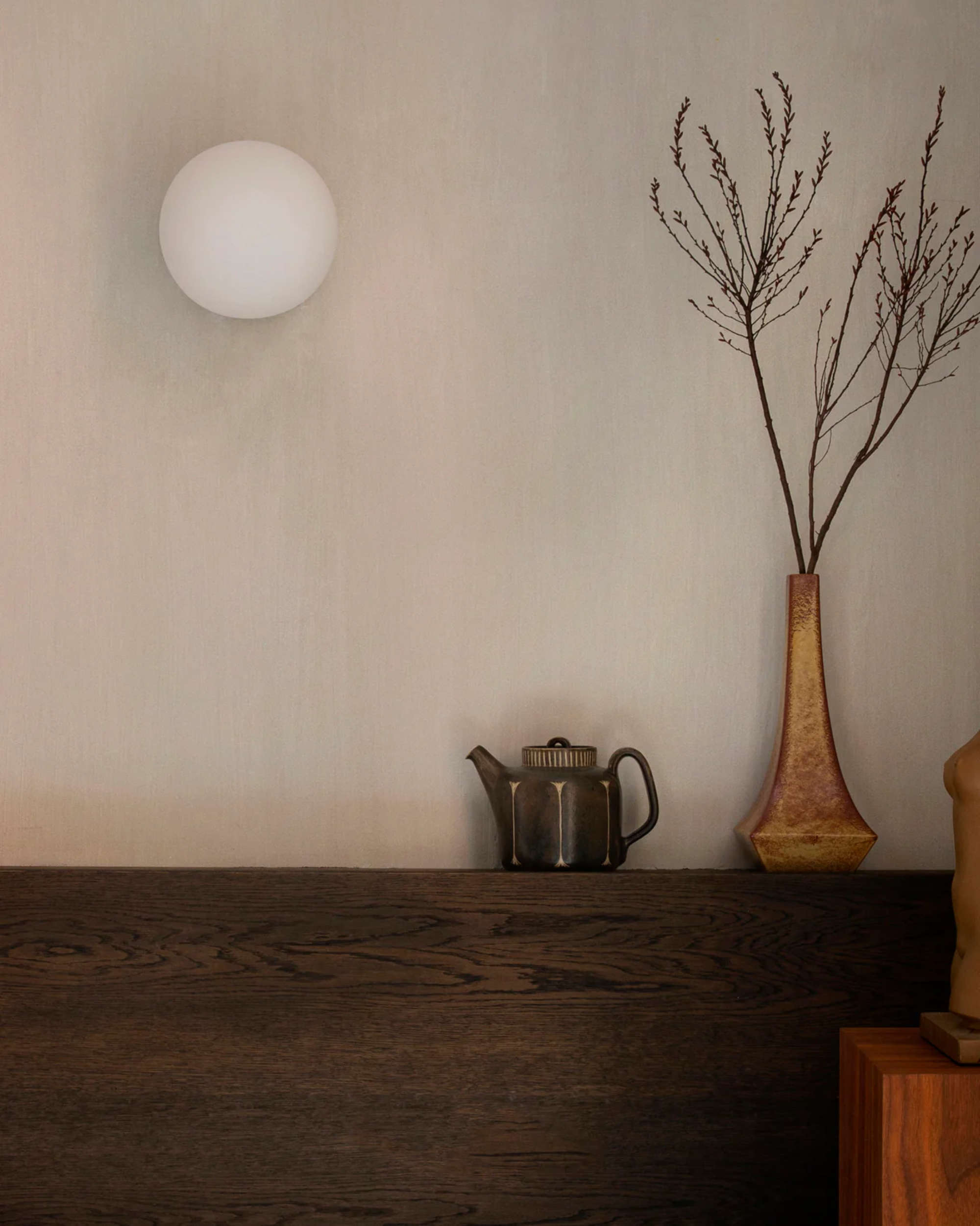 Audo TR Bulb Ceiling/Wall Lamp . TR Matte Bulb/Brushed Brass