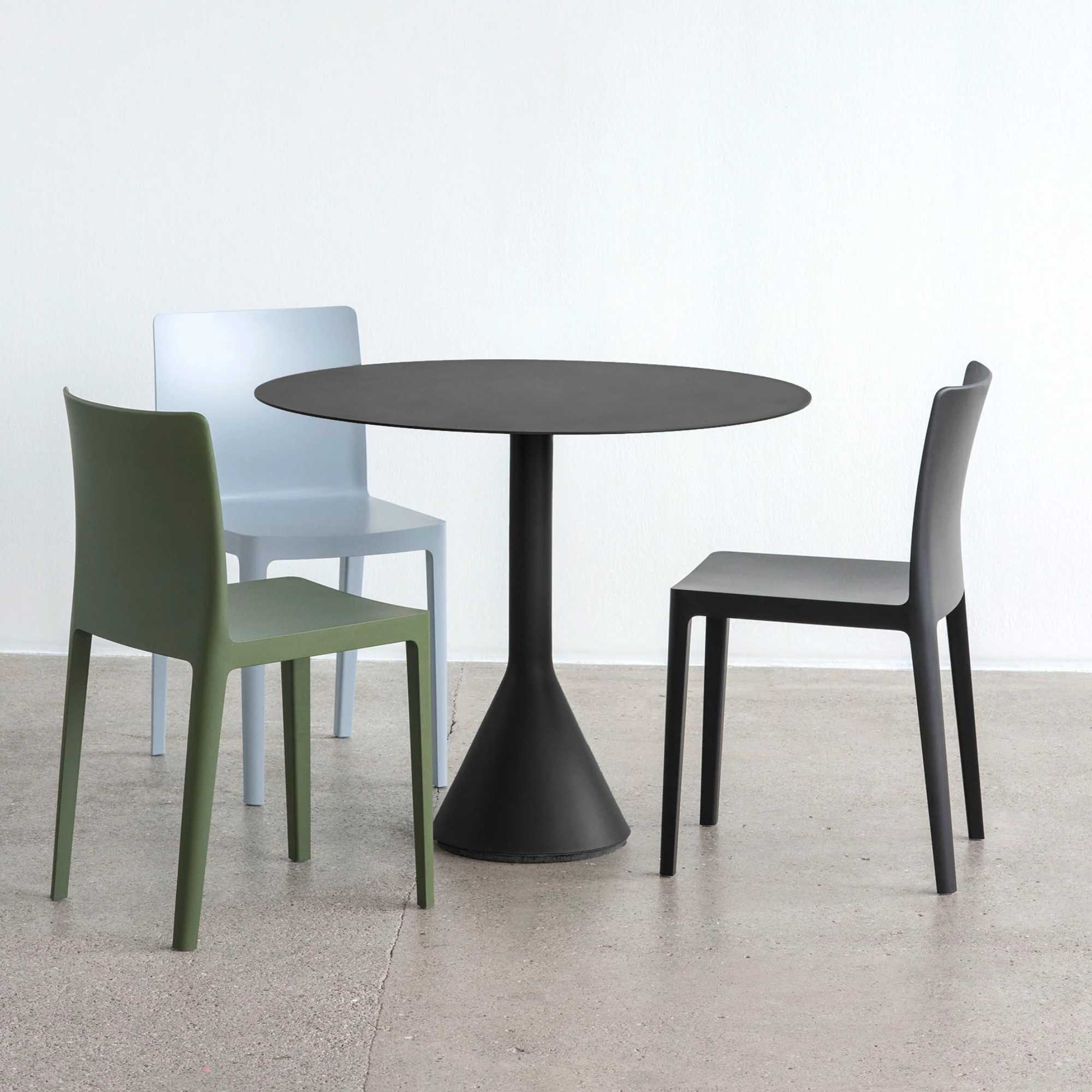 Palissade cone table 90 & Elementaire chair Outdoor Cafe set