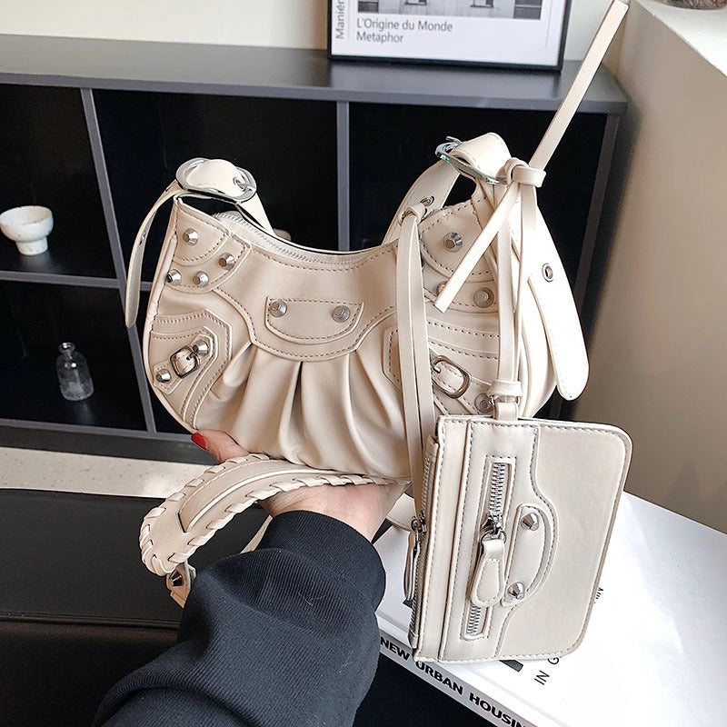 Women's Medium All Seasons Pu Leather Solid Color Fashion Rivet Pillow Shape Zipper Underarm Bag