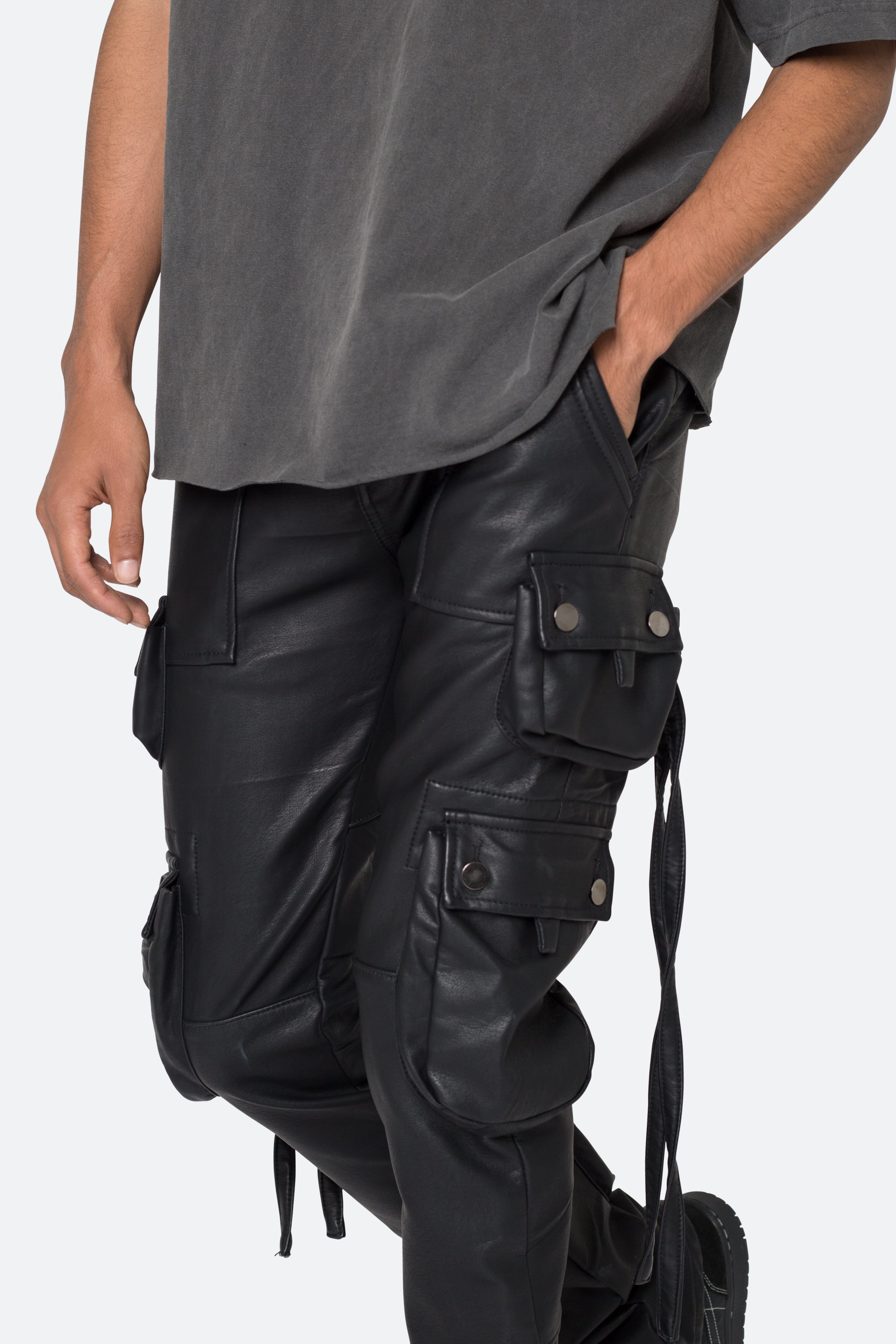 D152 Leather Cargo Pants - Black